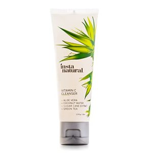 Arden Face Cleanser: Elizabeth?s gentle yet effective formula.