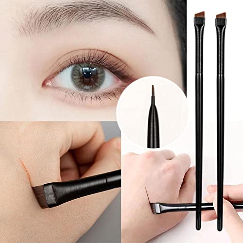 Clinique Flawless Application Makeup Brush with Soft Bristles and Easy Grip Handle - Image 4