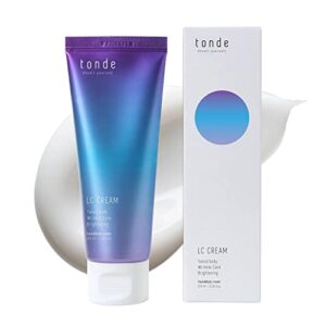 Hydrating body cream by Biossance.