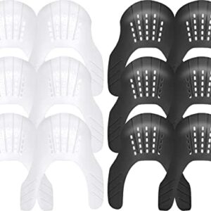Prevents wrinkles on shoes.