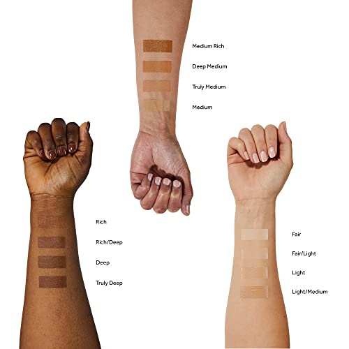 No7 Lift & Luminate Serum Concealer Light Medium 8ml - Image 3