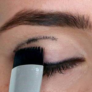 arc brush stamping line shape into the crease of eyelid