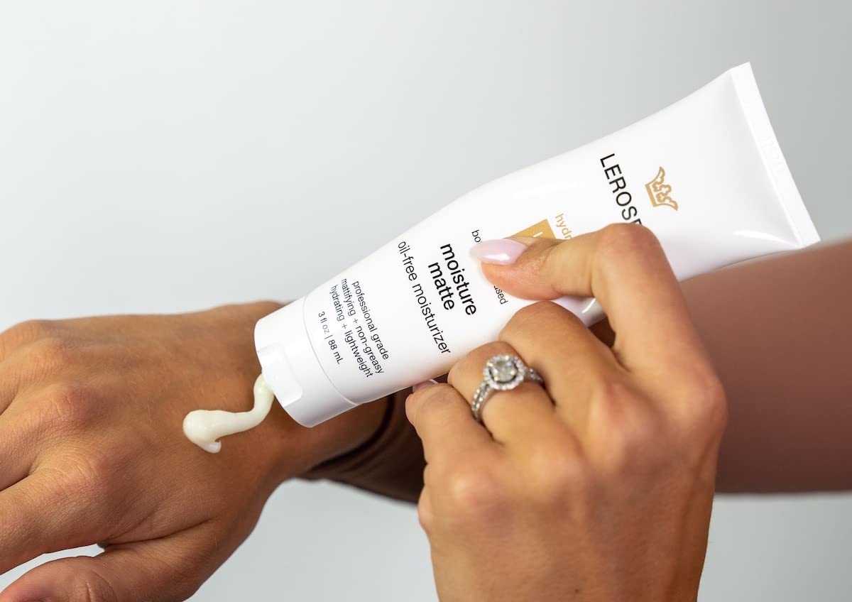 LEROSETT Oil-Free Moisturizer for Acne, Moisture Matte for Oily & Sensitive Skin, Vegan Moisturizer, Lightweight & Aloe-Based with Vit-B5 + 7 Soothing Herbals, Non-comedogenic, Fragrance Free - 3 oz - Image 5
