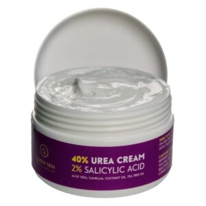QUEEN SKIN BEAUTY & SKINCARE Moisturizing Foot Cream for Dry Cracked & Calloused Feet, Repair Urea Cream 40% with 2% Salicylic Acid and Aloe Vera, Heel Rescue Cream for Healthy Feet - 100g / 3,53 Oz