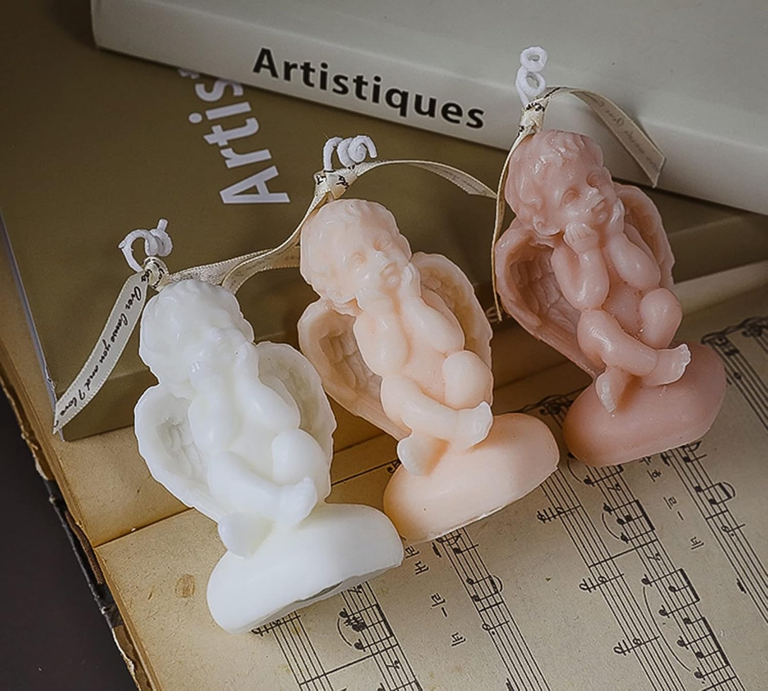Scented Candle Cute Angel Shaped,50G Aroma Soy Wax Decorative Candle,Handmade Aesthetic Candlefor Table Photo Prop Birthday Gift,Prefect for Meditation Stress Relief Mood Boosting Bath Yoga (White)