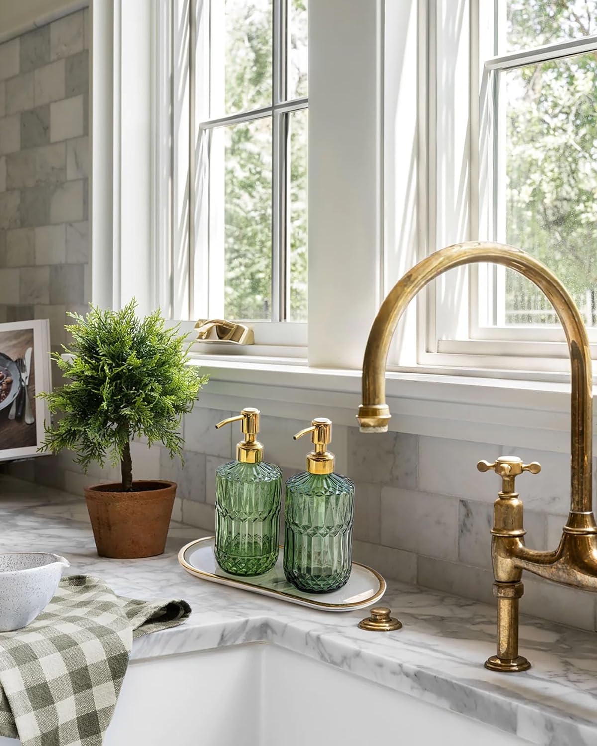JASAI 18Oz Green Glass Soap Dispenser Gold Pump Refillable Kitchen Bathroom Hand Soap Lotion Body Wash - Image 3