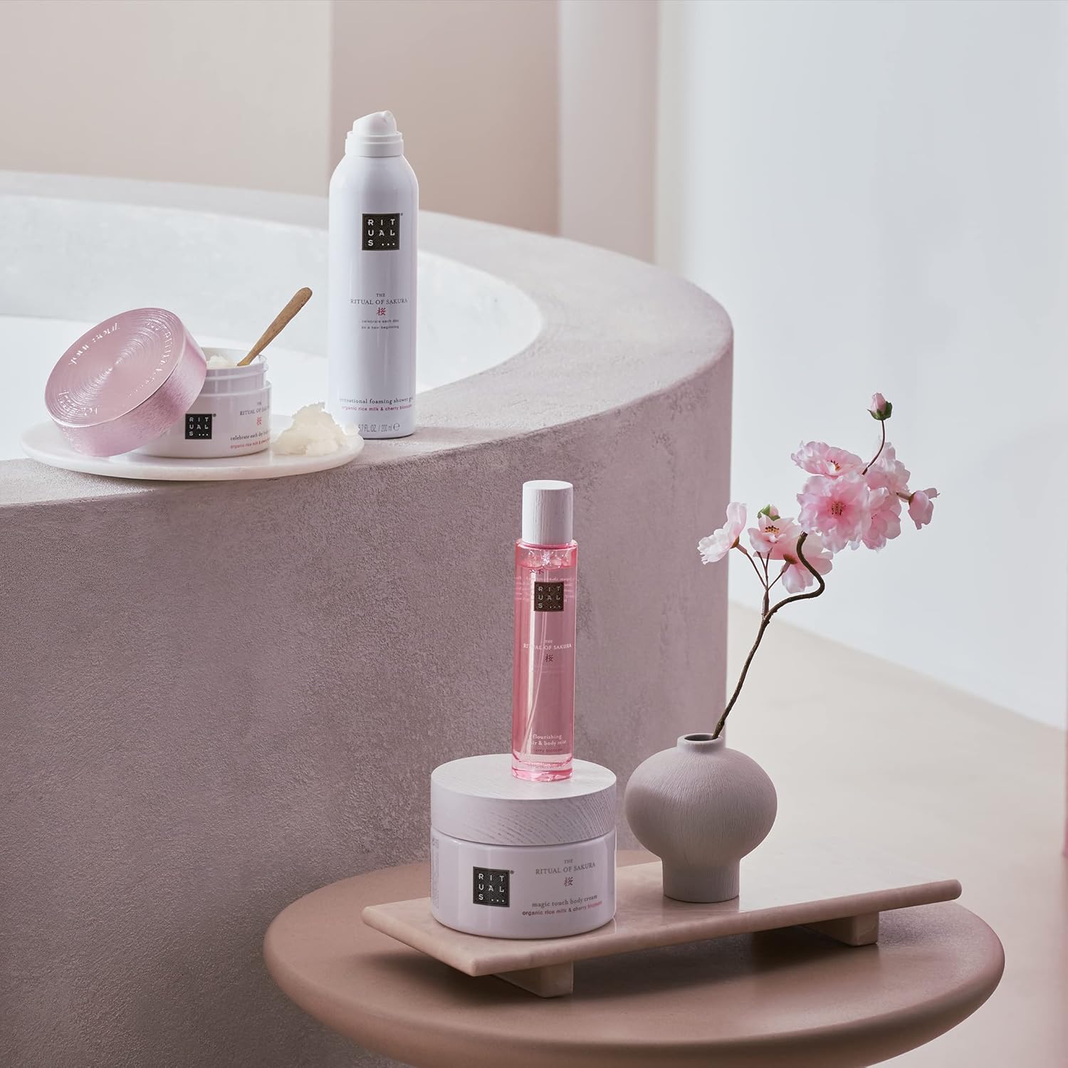 RITUALS Sakura Renewing Foaming Shower Gel 6.7 Fl Oz Moisturizing Body Wash with Rice Milk Cherry Blossom - Image 2