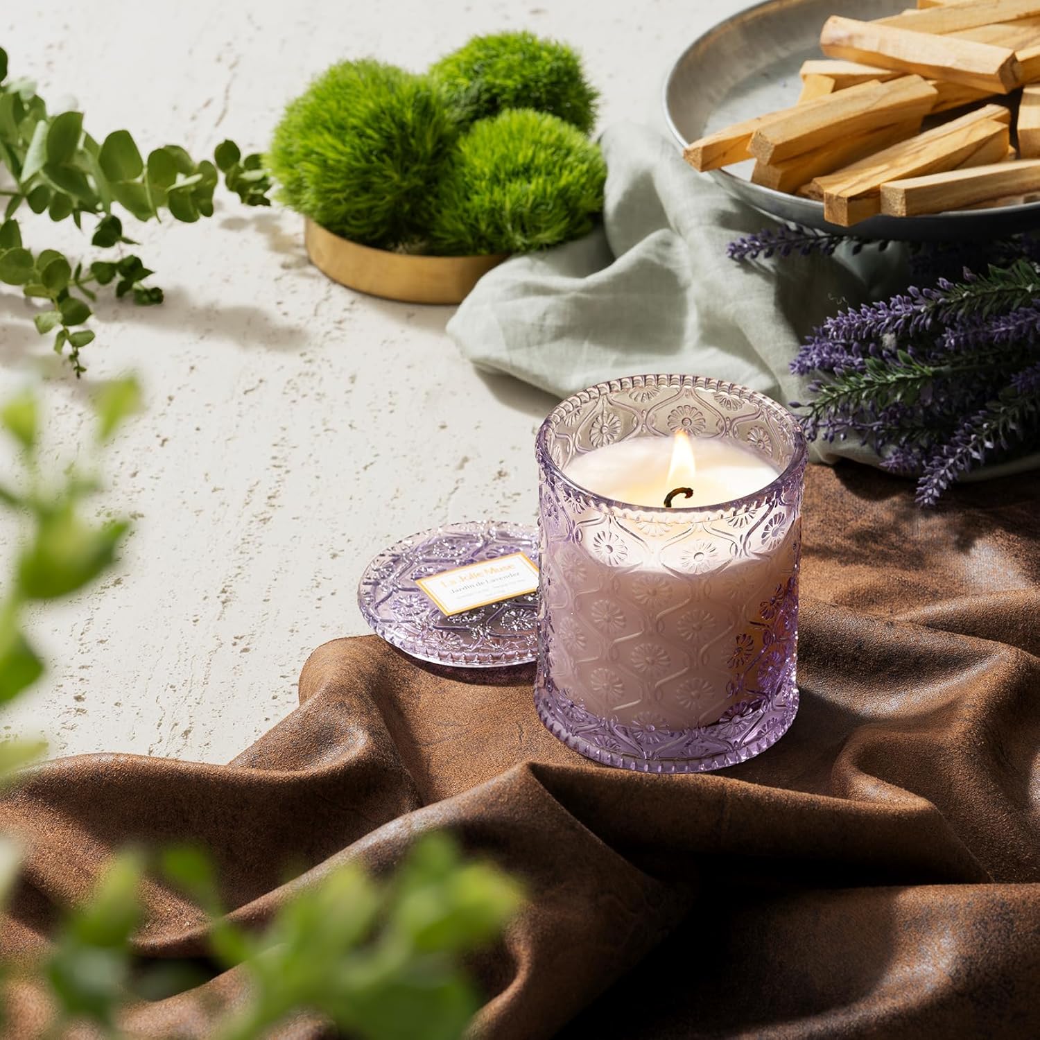 LA JOLIE MUSE Lavender Lilac Jardin de Lavender Scented Coconut Candle 6 Oz 40 Hour Burn - Image 2