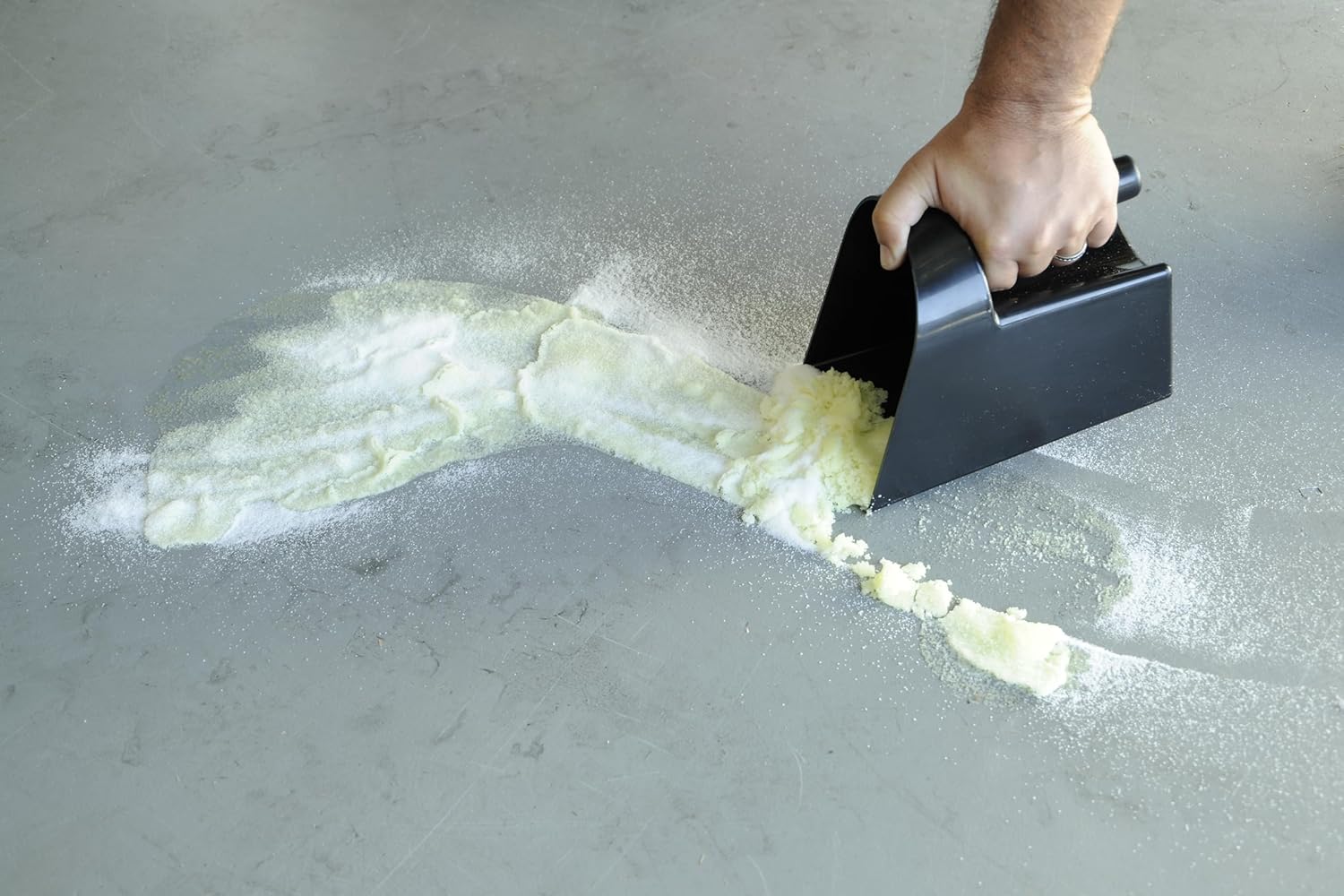 Absorb Plus Spill Absorbent Powder 1.5lbs for Easy Clean Up of Water-Based Chemicals - Image 4