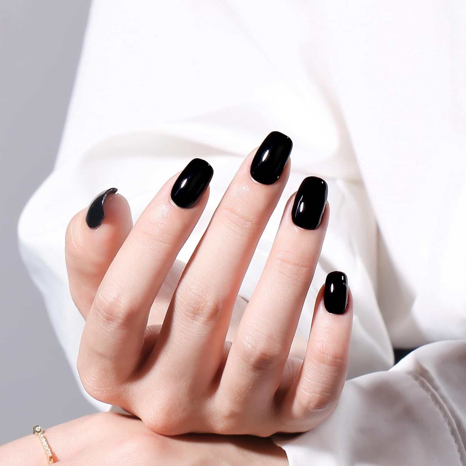 MAYCHAO 15ML Black Gel Nail Polish 1Pc Pure Black Nail Polish Soak Off UV LED Nail Gel Polish Nail Art Starter Manicure Salon DIY at Home, 0.5 OZ - Image 4