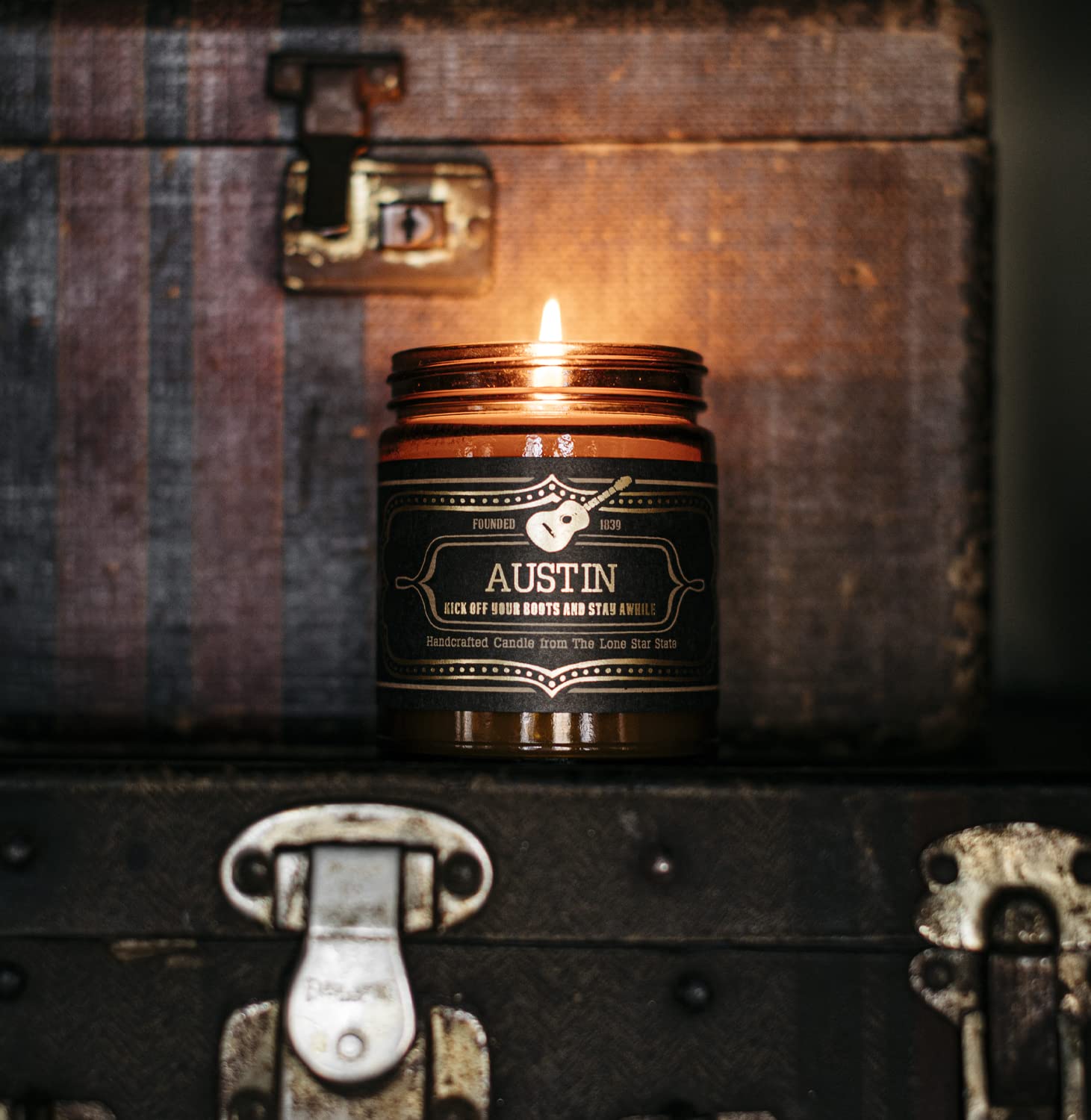 Jackson Vaughn Austin 9oz Scented Candle - Patchouli, Prairie Grass, Amber Scents - 40 Hour Burn Time - Image 2