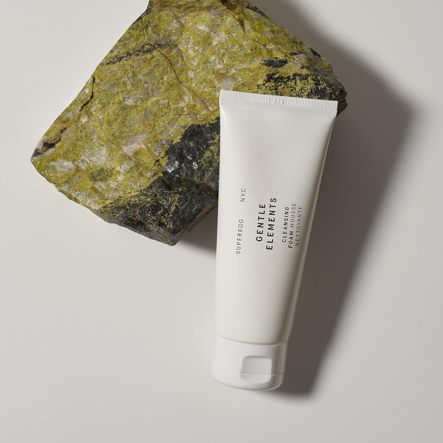 SUPEREGG Gentle Elements Cleansing Foam 100 ML with Vitamin C and AHA for Smooth Skin - Image 5