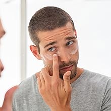 A man with great complexion using this daily face moisturizer for men to boost his look