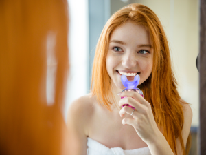 7 shades whiter in 30 days, Teeth stain removal, No sensitivity whitening gel, Whiten teeth at home