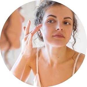 applying woman works super potent strength snap-8 snap 8 snap eight lavender calendula jojoba oil