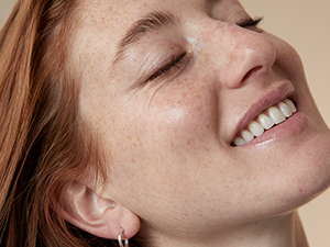 For retinol beginners, gradually phase face serum into skincare routine, working in as tolerated