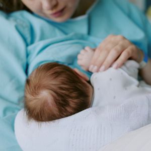 breasfeeding mom