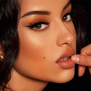 Plump lips 2