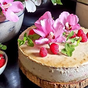 Raspberry Hibiscus Treeline Cheese Cream Cheese Cheese cake with flowers and berries 
