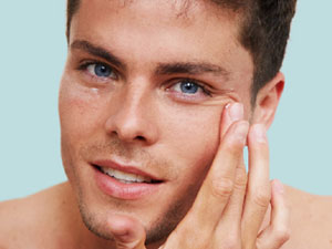 Anti-aging eye gel for men and women