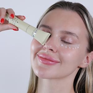 Lady holding Kawar Eye Cream